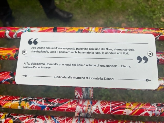 Una panchina in ricordo di Donatella Zelandi 