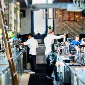 Bar, ristoranti e negozi di alimentari: a Verbania parte il corso di "Somministrazione"