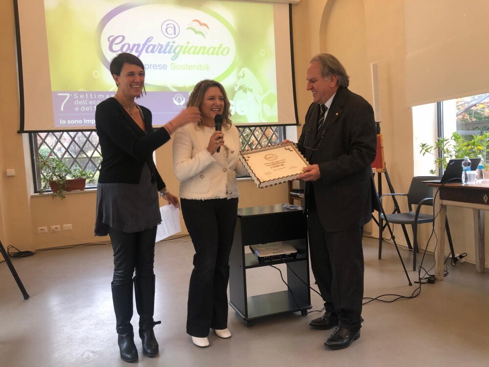 I tre premiati dell'edizione 2025 - Sono la legatoria Cavestri di Omegna, il laboratorio di accessori griffati Sylvie di Ghemme e il Gruppo Marazzato