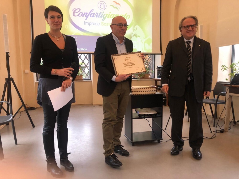 I tre premiati dell'edizione 2025 - Sono la legatoria Cavestri di Omegna, il laboratorio di accessori griffati Sylvie di Ghemme e il Gruppo Marazzato